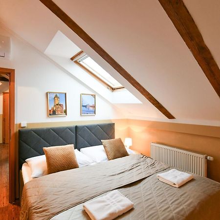 Amazing Charles Bridge Apartment Prag Exterior foto