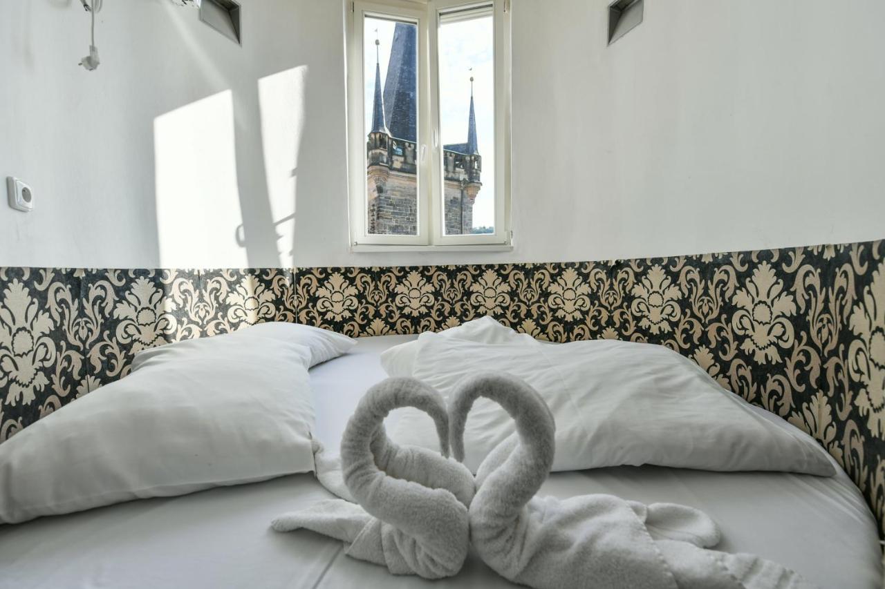 Amazing Charles Bridge Apartment Prag Exterior foto