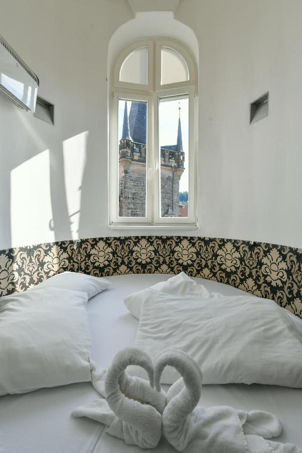 Amazing Charles Bridge Apartment Prag Exterior foto