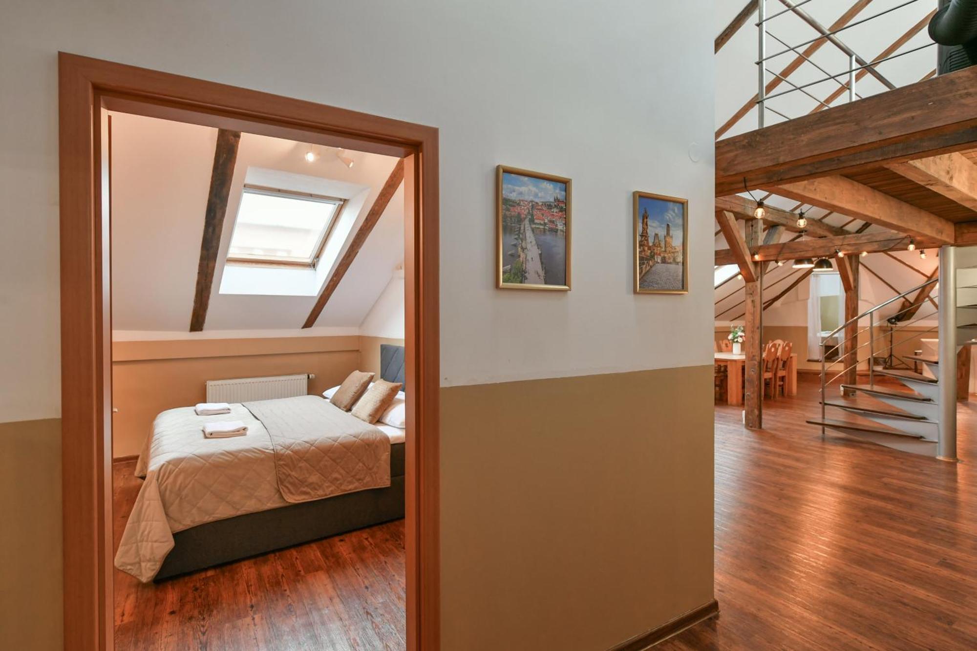 Amazing Charles Bridge Apartment Prag Exterior foto