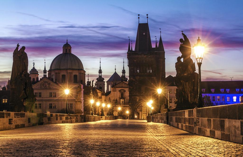 Amazing Charles Bridge Apartment Prag Zimmer foto
