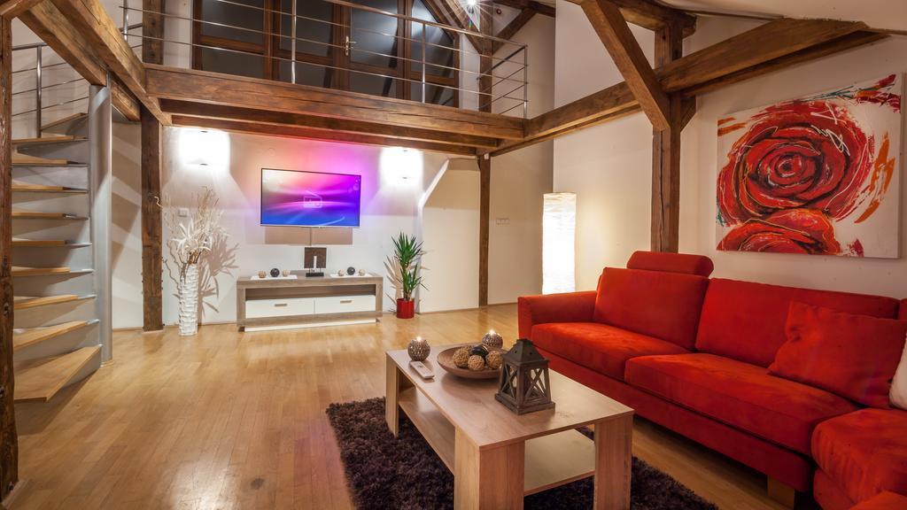 Amazing Charles Bridge Apartment Prag Zimmer foto