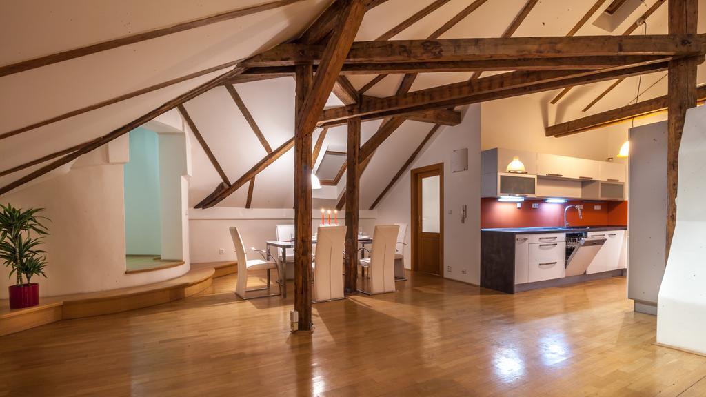 Amazing Charles Bridge Apartment Prag Zimmer foto