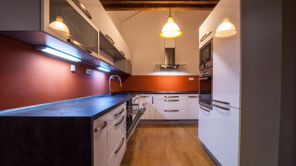Amazing Charles Bridge Apartment Prag Zimmer foto