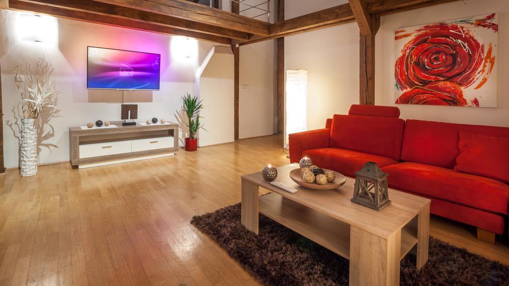 Amazing Charles Bridge Apartment Prag Zimmer foto