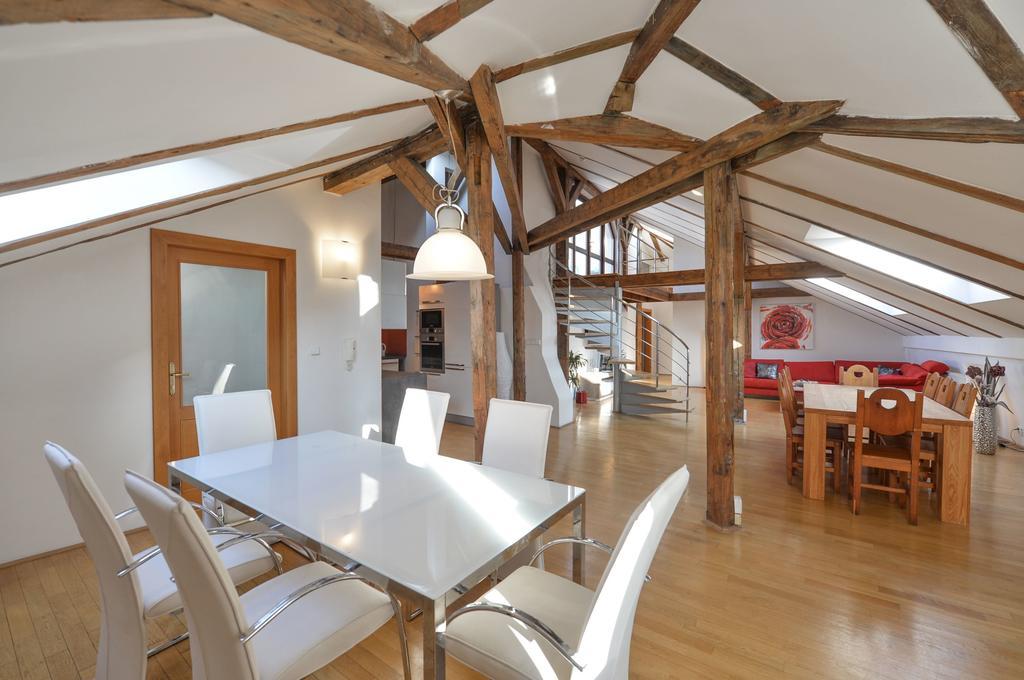 Amazing Charles Bridge Apartment Prag Exterior foto